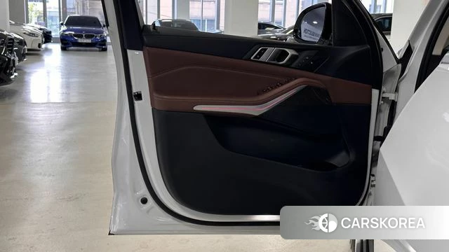 BMW X5 (G05) 2022 Белый из Кореи, фото 4