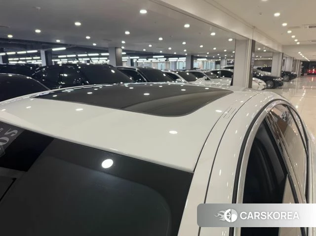 BMW 5 Series (G30) 2023 Белый из Кореи, фото 4
