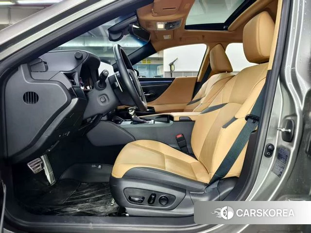 Lexus ES 2024 Серебристо-серый из Китая, фото 4