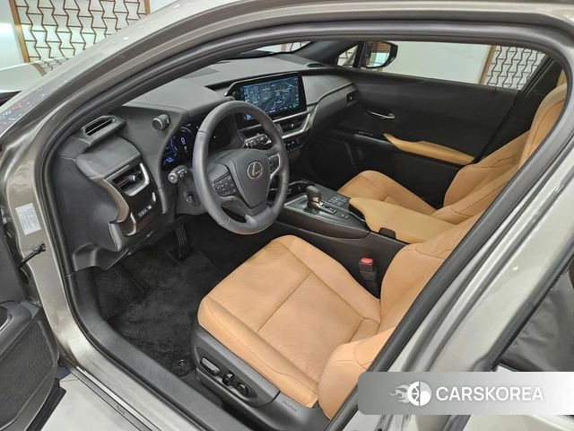 Lexus UX300h 2025 Серебристо-серый из Кореи, фото 4