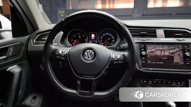 Volkswagen Tiguan second Generation 2020 Белый из Кореи, фото 4