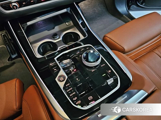 BMW X7 (G07) 2024 Черный из Кореи, фото 4