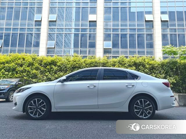 Kia K3 2022 Белый из Китая, фото 4