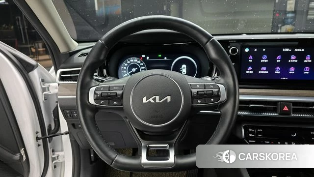 Kia K5 3rd generation 2023 Белый из Кореи, фото 4