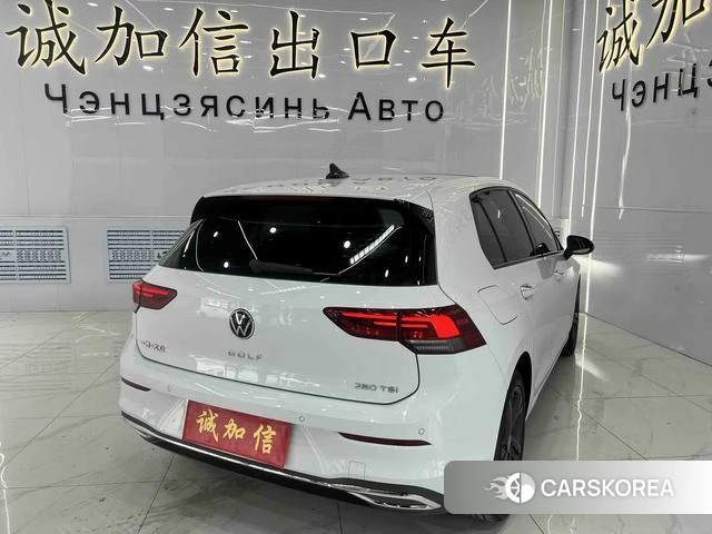 Volkswagen Golf 2023 Белый из Китая, фото 4