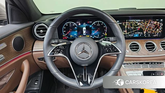 Mercedes-Benz E-Class W213 2023 Серебристо-серый из Кореи, фото 4