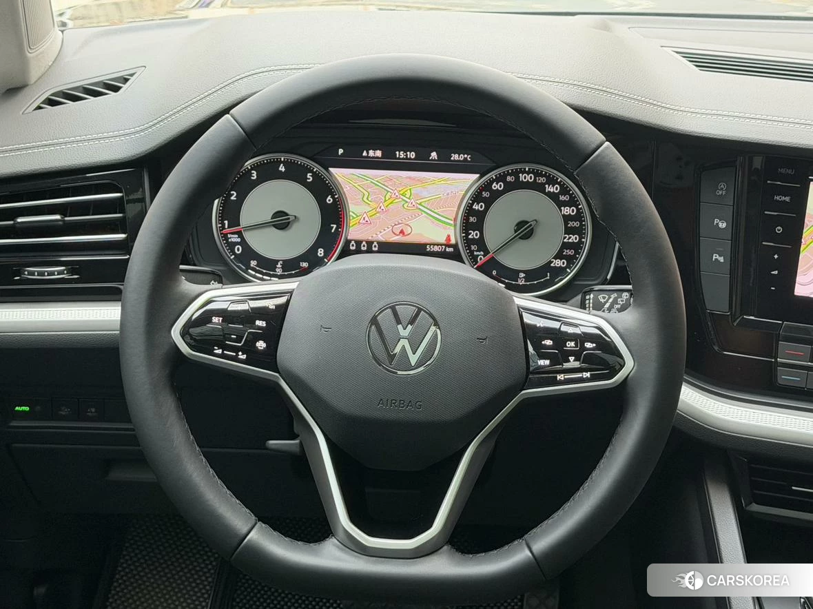 Volkswagen Touareg 2022 Черный из Китая, фото 4