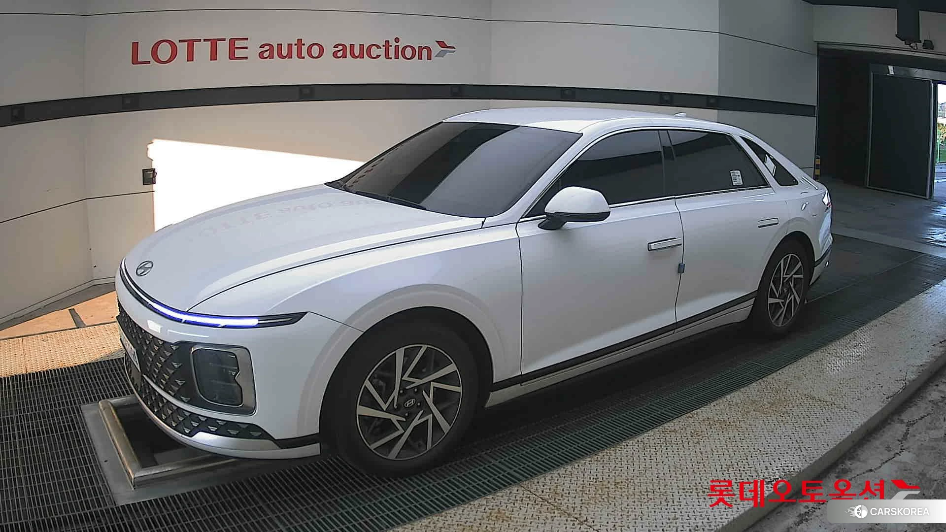 Hyundai Grandeur 2023 Белый из Кореи, фото 4