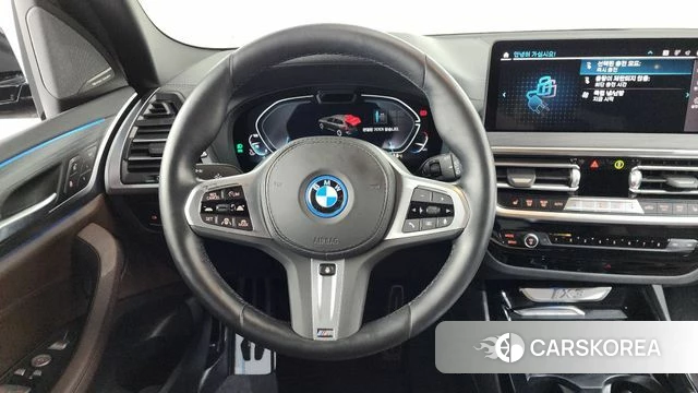 BMW iX3 2024 Серебристо-серый из Кореи, фото 4