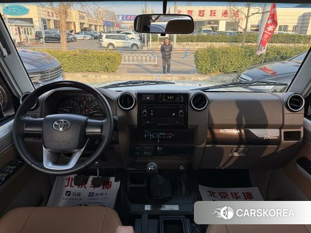 Toyota Land Cruiser 70 Series 2023 Белый из Китая, фото 4
