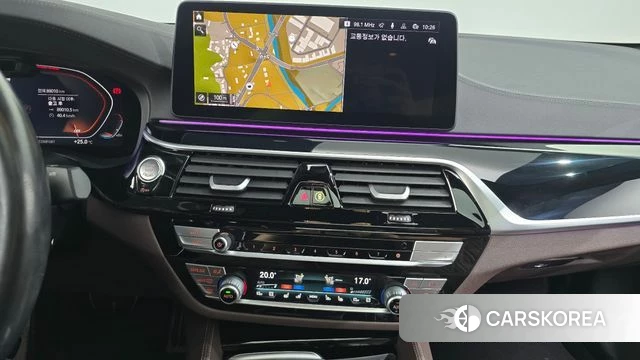 BMW 5 Series (G30) 2022 Белый из Кореи, фото 4