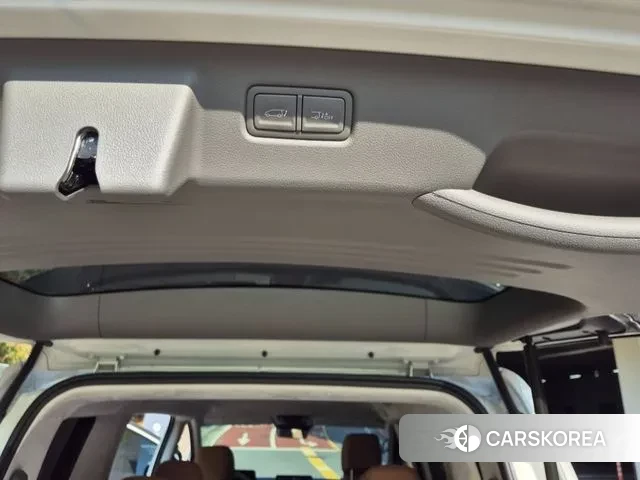 Hyundai Staria 2024 Белый из Кореи, фото 4