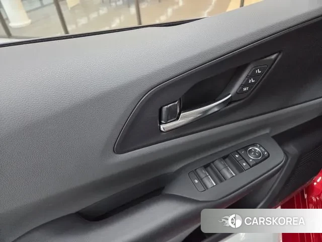 Toyota Prius 5th Generation 2024 Красный из Кореи, фото 4