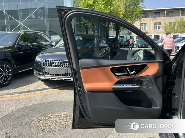 Mercedes-Benz GLC 2023 Черный из Китая, фото 4