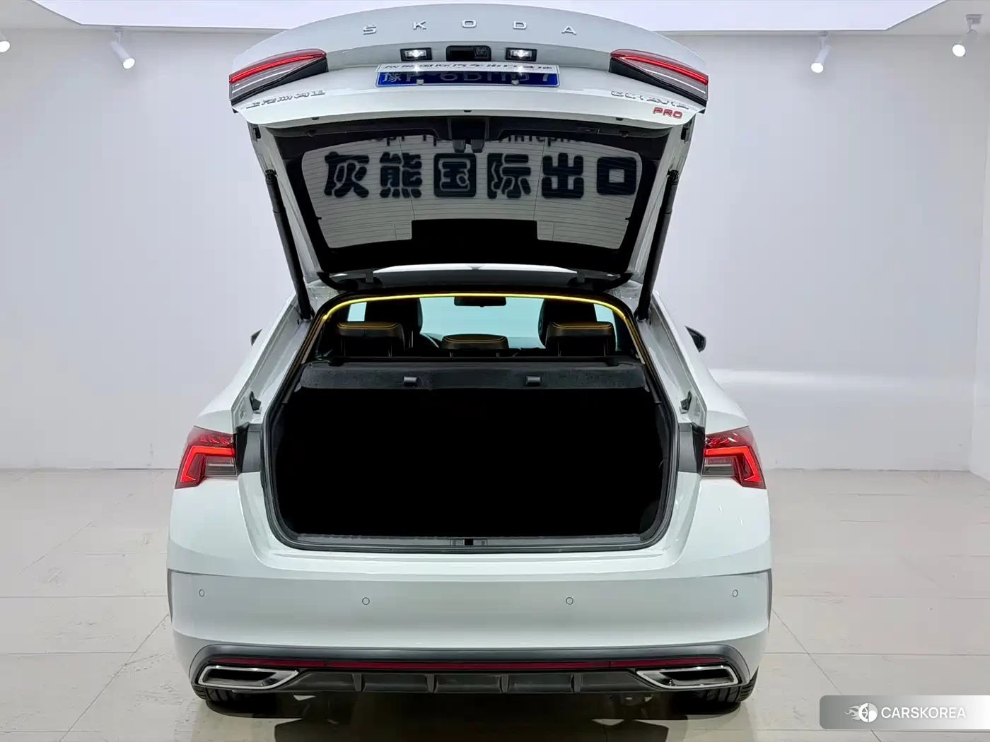 Skoda Octavia 2023 Белый из Китая, фото 4