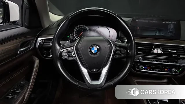 BMW 5 Series (G30) 2018 Белый из Кореи, фото 4