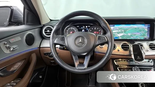Mercedes-Benz E-Class W213 2018 Серый из Кореи, фото 4