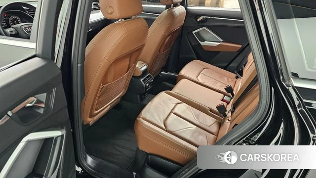 Audi Q3 (F3) 2023 Черный из Кореи, фото 4