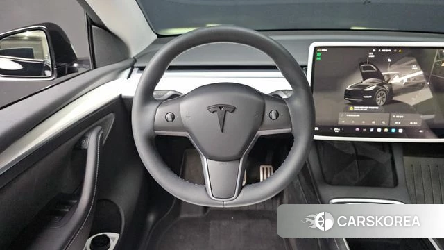 Tesla Model Y 2023 Черный из Кореи, фото 4