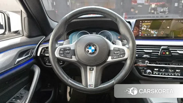 BMW 5 Series (G30) 2019 Белый из Кореи, фото 4