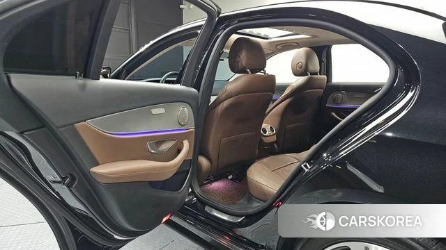 Mercedes-Benz E-Class W213 2019 Черный из Кореи, фото 4