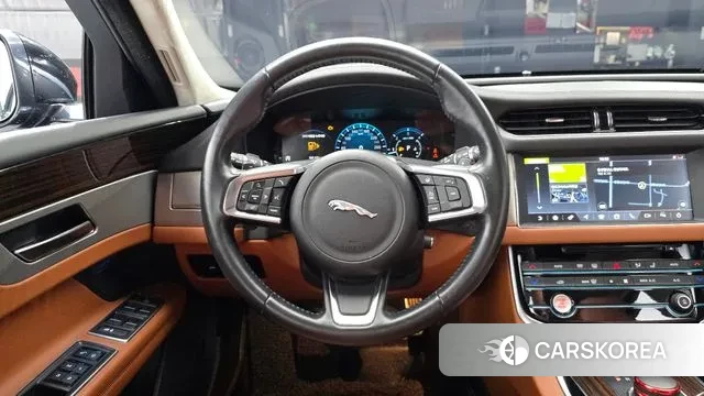 Jaguar XF (X260) 2019 Черный из Кореи, фото 4