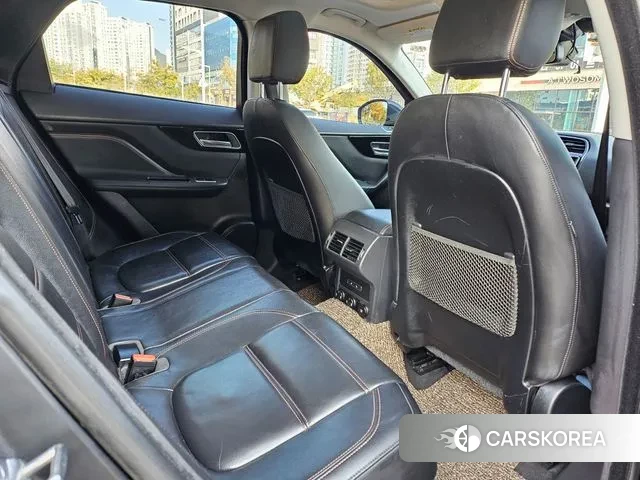 Jaguar F-PACE 2018 Черный из Кореи, фото 4