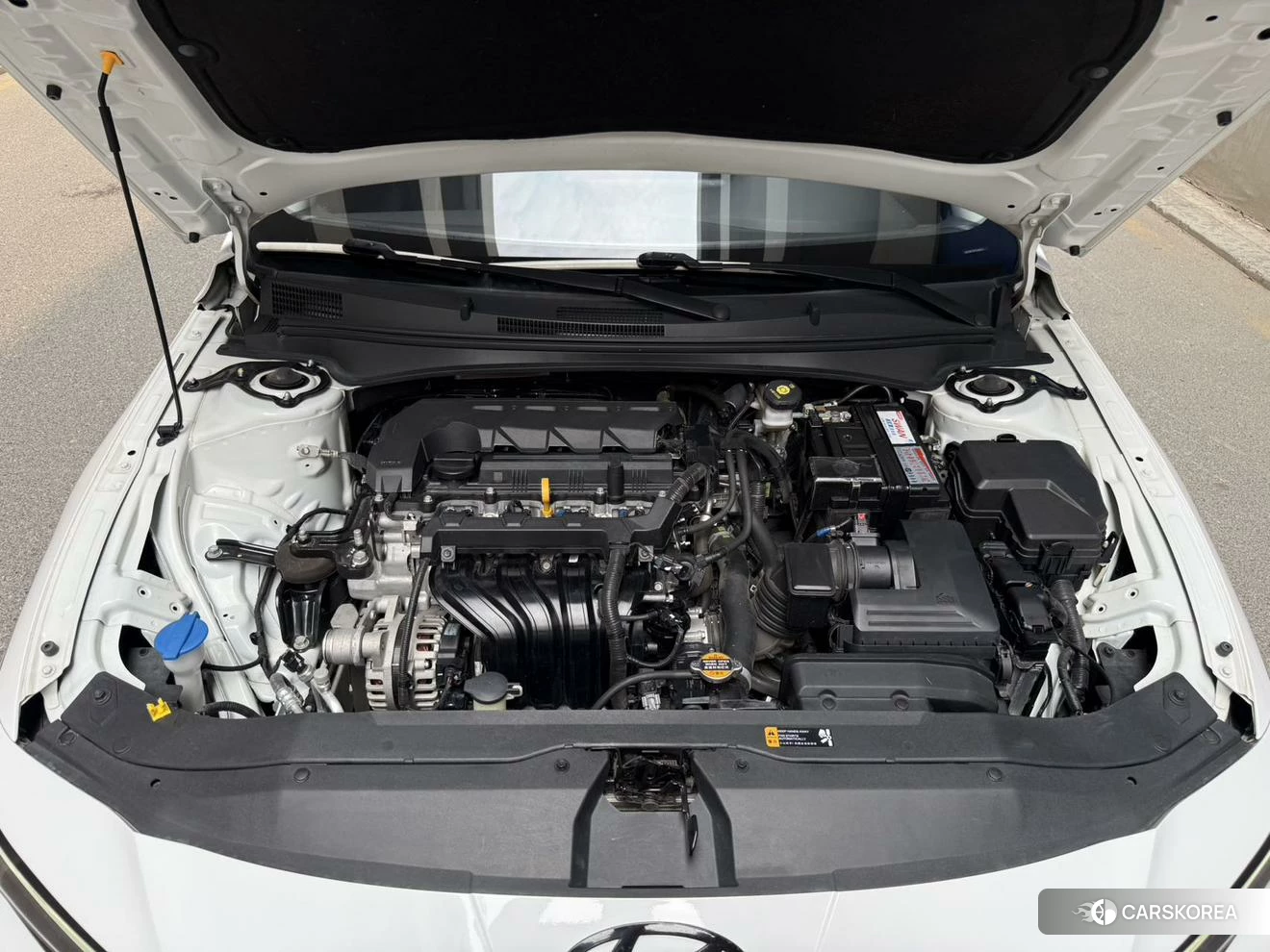 Hyundai Elantra 2023 Белый из Китая, фото 4