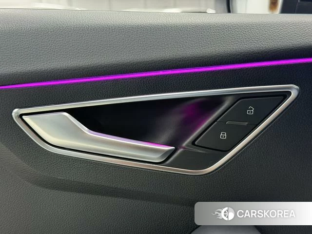 Audi Q2L 2022 Серебристо-серый из Китая, фото 4