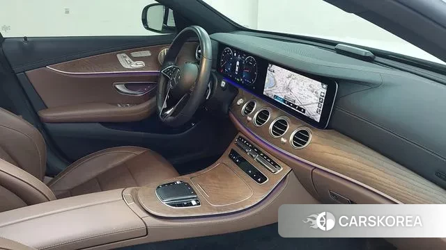 Mercedes-Benz E-Class W213 2023 Белый из Кореи, фото 4