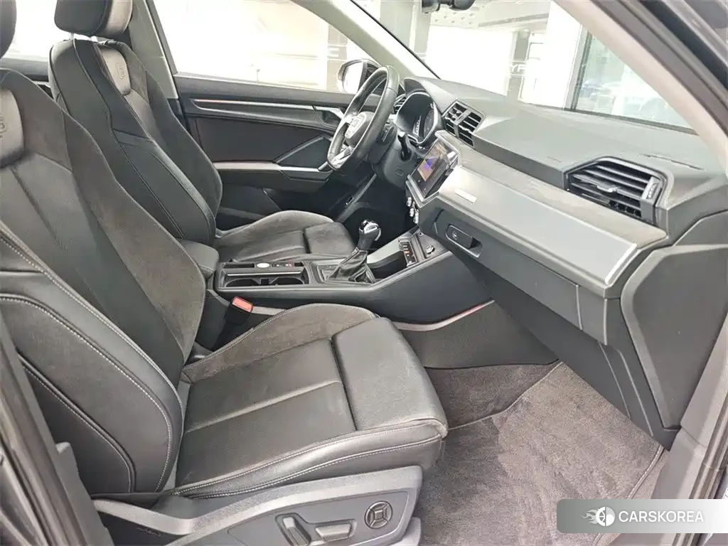 Audi Q3 Sportback 2023 Silver/gray из Китая, фото 4