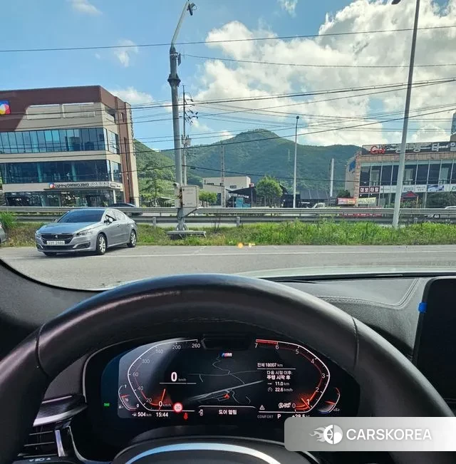 BMW 5 Series (G30) 2023 Белый из Кореи, фото 4