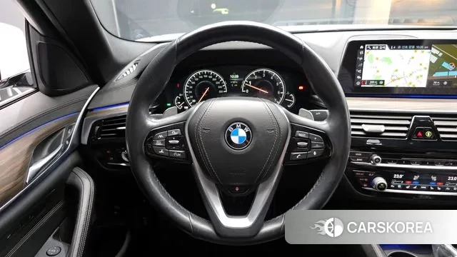 BMW 5 Series (G30) 2018 Белый из Кореи, фото 4