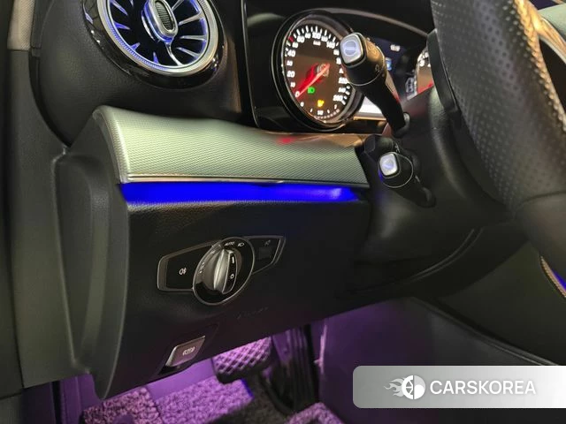 Mercedes-Benz E-Class W213 2018 Белый из Кореи, фото 4