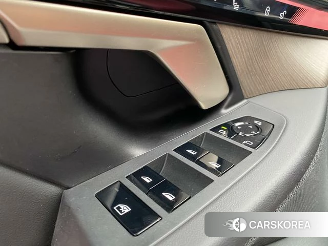 BMW 5 series 2025 Темно-серый из Китая, фото 4