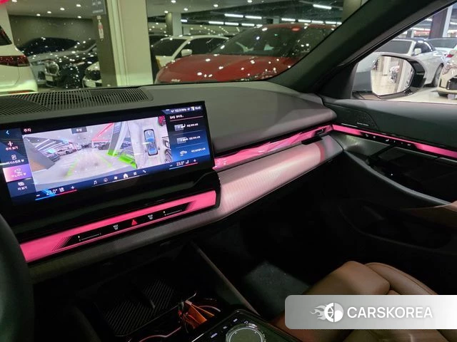 BMW 5 Series (G60) 2025 Серебристо-серый из Кореи, фото 4