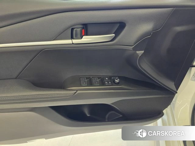 Toyota Camry (XV80) 2025 Белый из Кореи, фото 4