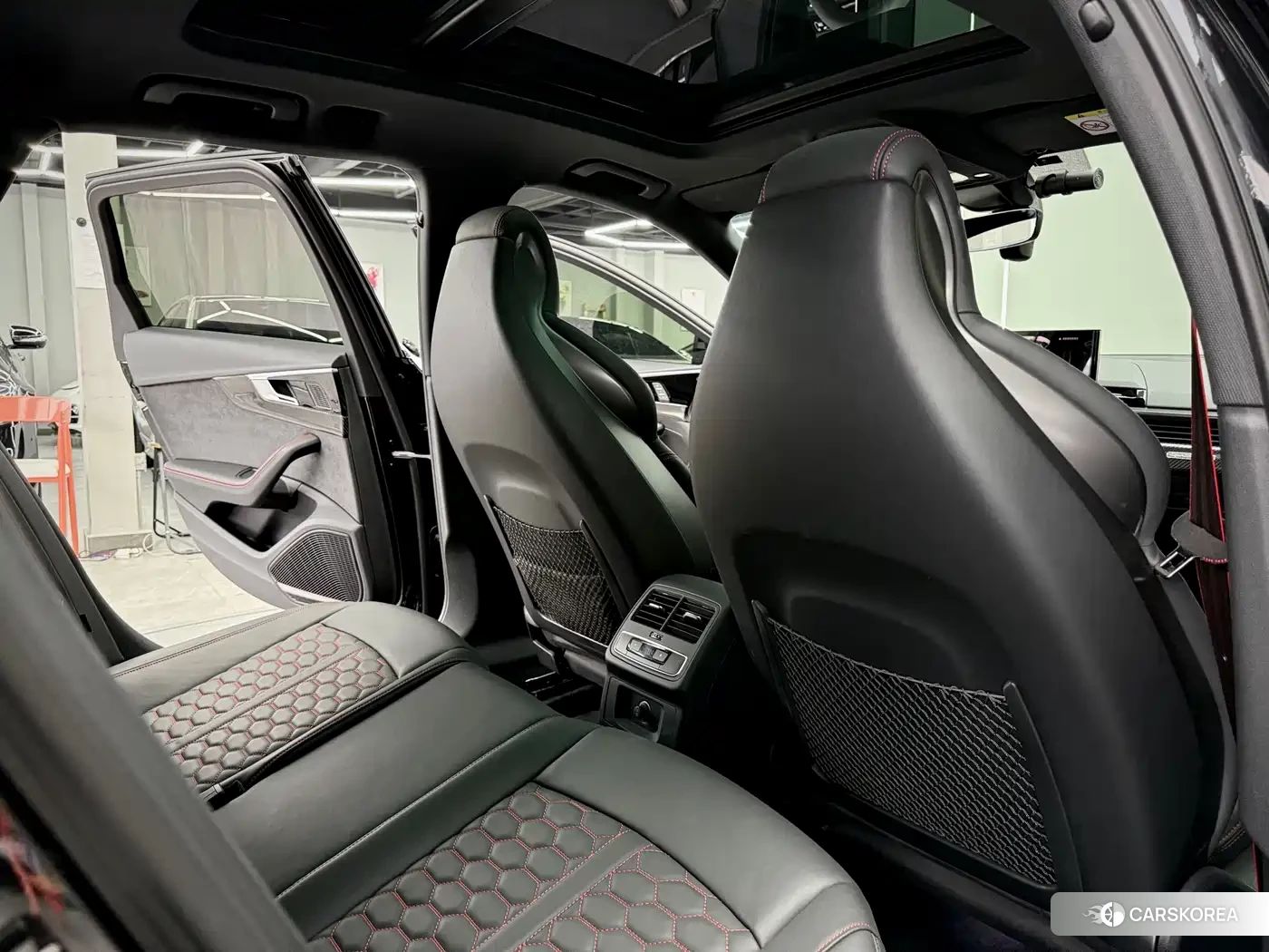Audi RS 4 2024 Черный из Китая, фото 4