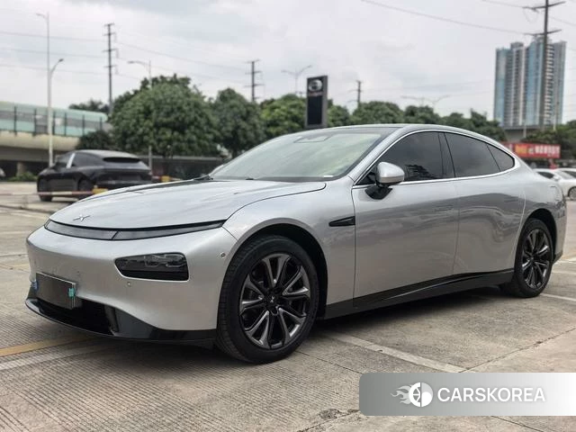 Xiaopeng Motors Xiaopeng P7 2022 Серебристо-серый из Китая, фото 4