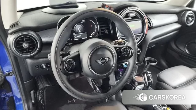 Mini Cooper 2021 Светло-серебряный цвет из Кореи, фото 4