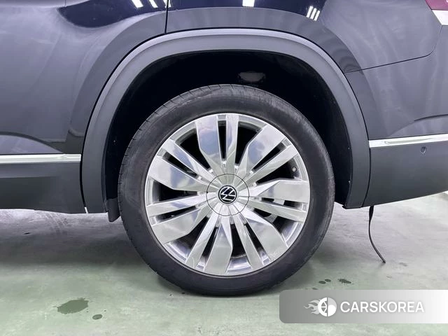 Volkswagen Tourang 2023 Черный из Китая, фото 4