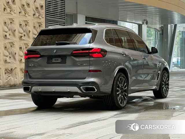 BMW X5 2024 Серебристо-серый из Китая, фото 4