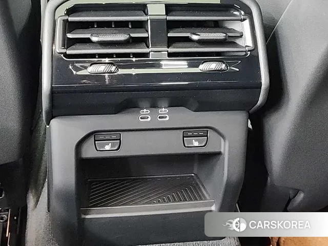 BMW 5 Series (G60) 2024 Белый из Кореи, фото 4