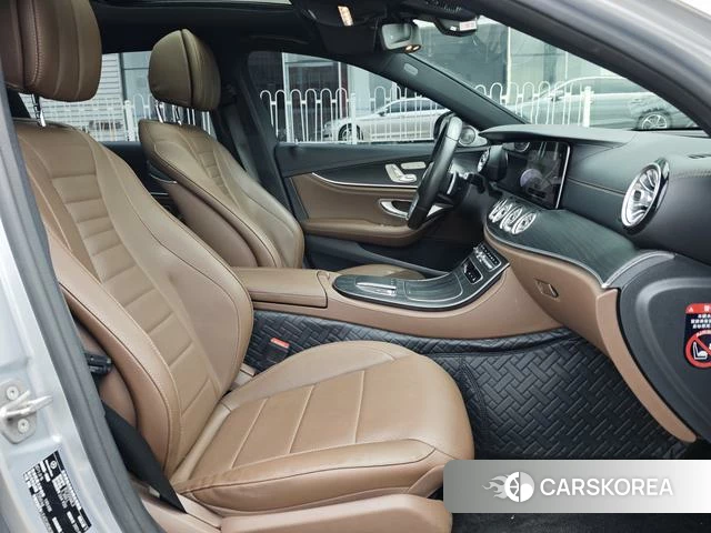 Mercedes-Benz E-class 2021 Серебристо-серый из Китая, фото 4