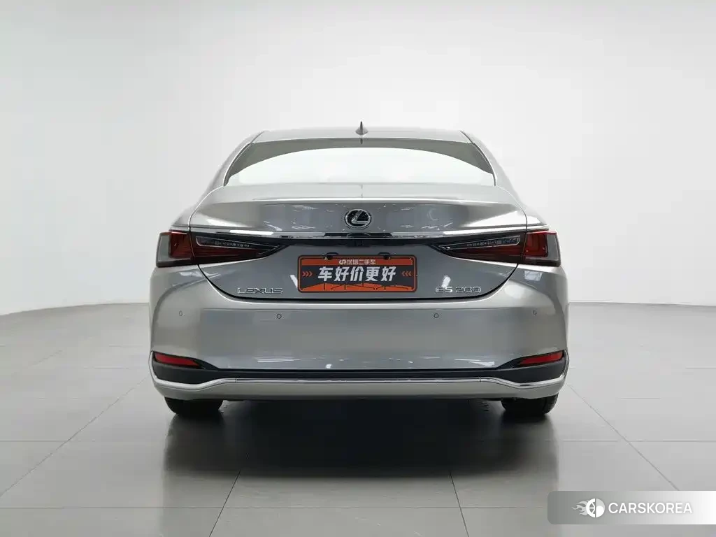 Lexus ES 2024 Silver/gray из Китая, фото 4