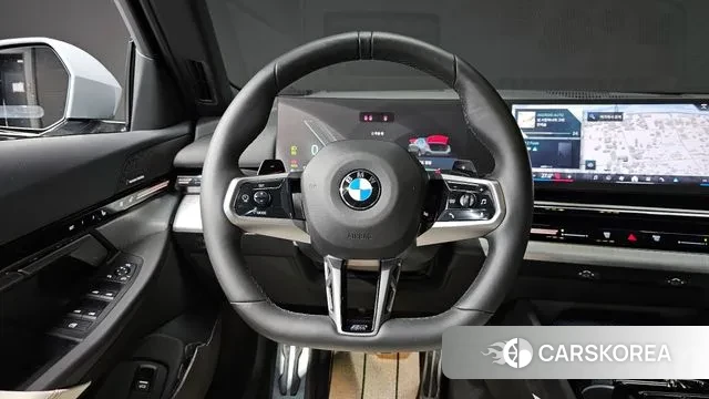 BMW 5 Series (G60) 2024 Светло-серебряный цвет из Кореи, фото 4