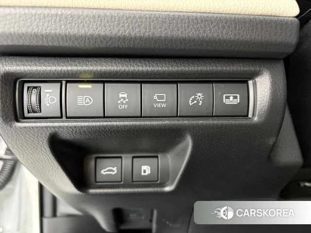 Toyota Camry (XV80) 2026 Белый из Кореи, фото 4