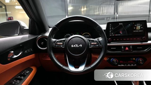 Kia The New K3 2nd generation 2021 Белый из Кореи, фото 4