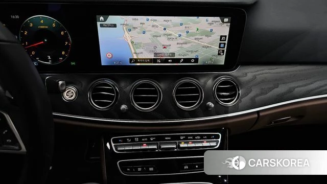 Mercedes-Benz E-Class W213 2023 Белый из Кореи, фото 4