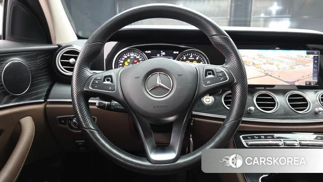 Mercedes-Benz E-Class W213 2018 Белый из Кореи, фото 4